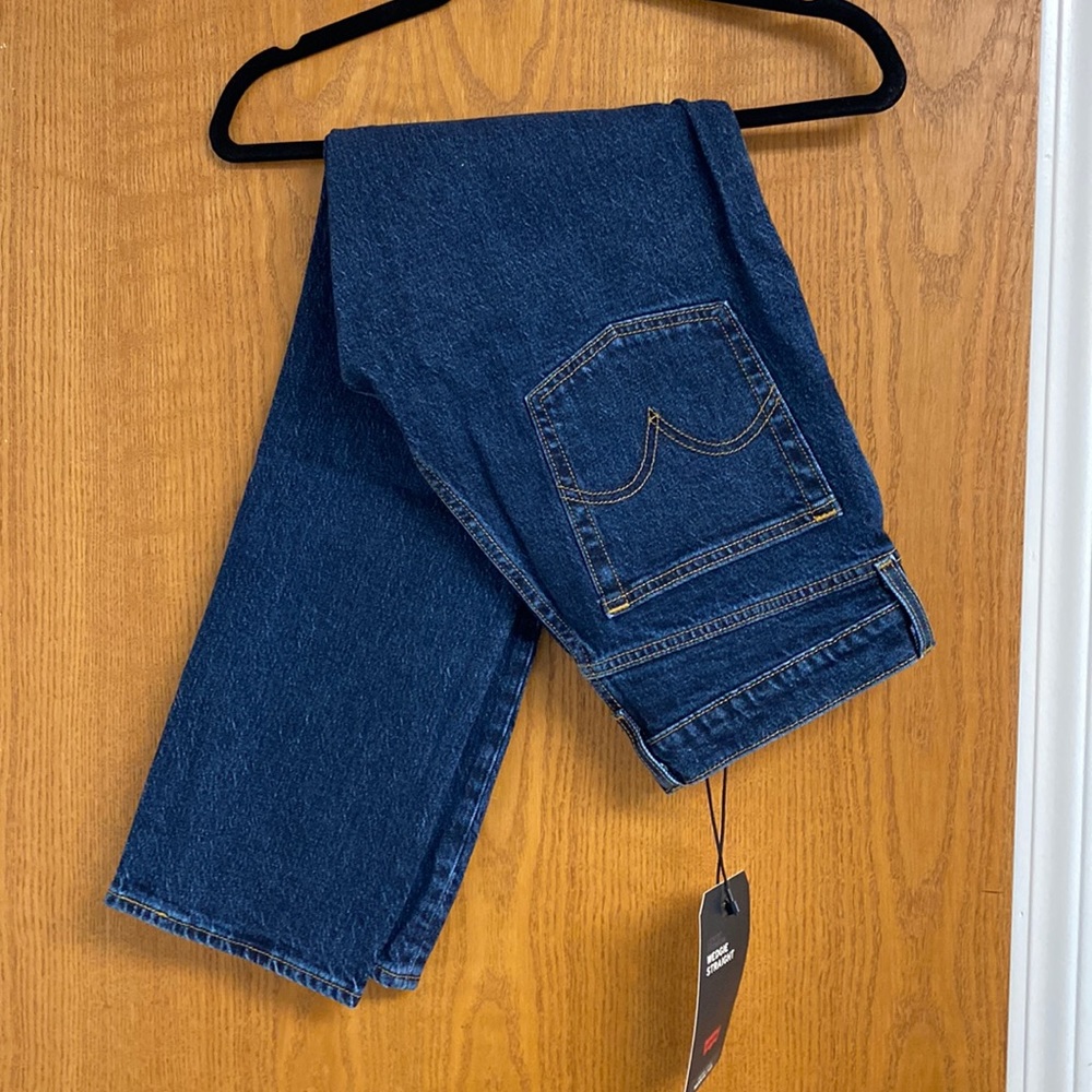 BNWT Wedgie Straight jeans